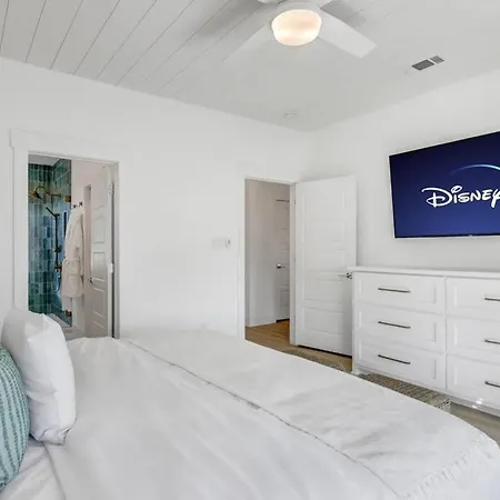 Walk To Beach, King Bed, Golf Cart, Sea The Light